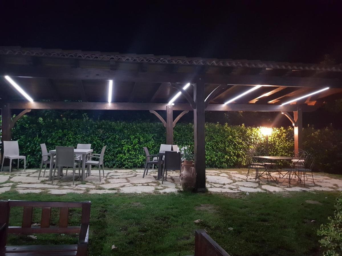 La Taverna Morcone Bagian luar foto